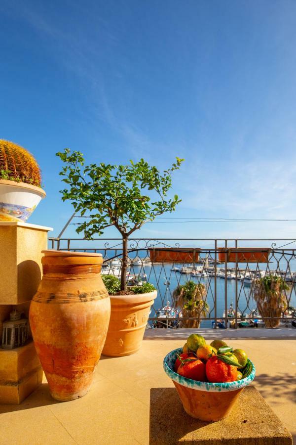 فيلا Solemar Sicilia - Casa Porto Bagnera سانتا فلافيا المظهر الخارجي الصورة